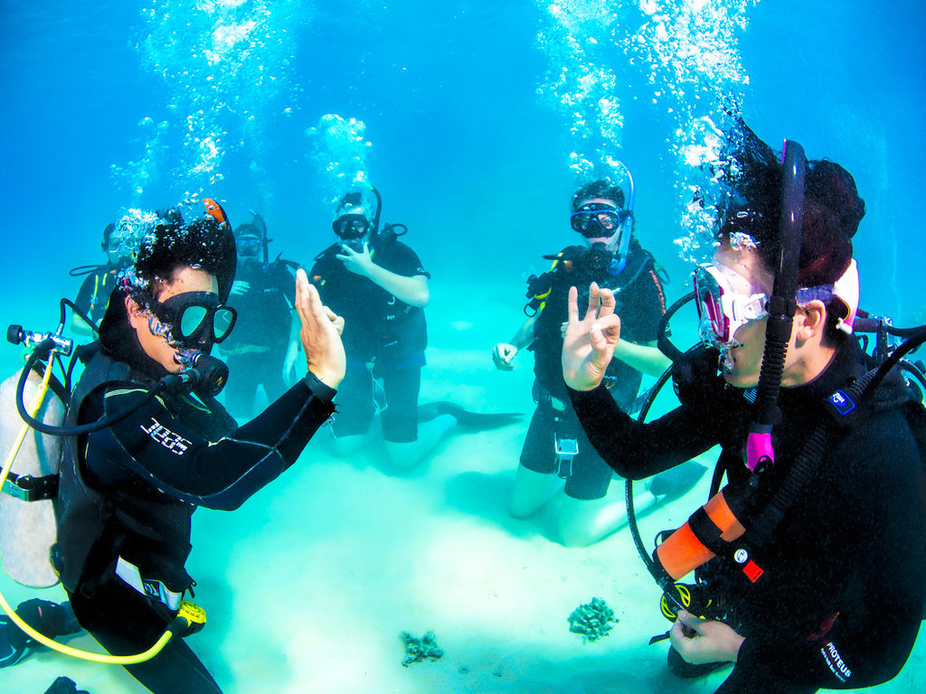 Learn To Dive on the Great Barrier Reef, Advanced PADI Dive
